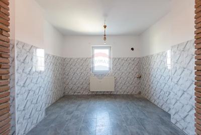 Apartament cu 3 camere decomandat în Traian - 5