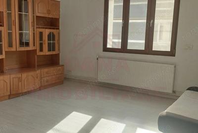 Casă cu 3 camere cu Canalizare în Central - 11