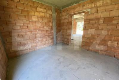 Casă cu 3 camere cu Teren 500 Mp în Central - 8