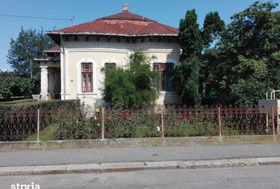 Casă cu 4 camere cu Teren 810 Mp în Fălticeni - 2