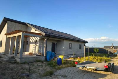 Casă cu 4 camere în Central - 2