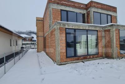 Duplex cu 4 camere cu Canalizare în Sânnicoară - 11