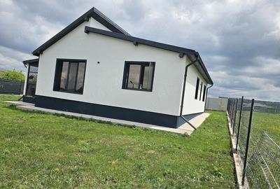 Casă cu Teren 600 Mp în Central - 2