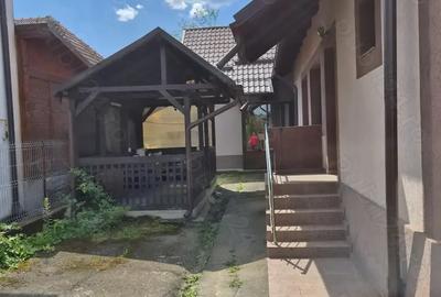 Casa de vanzare in Seaca Calimanesti la drum DN 7(E 81)