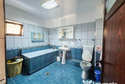 Casă cu 9 camere cu Teren 585 Mp în Prundu