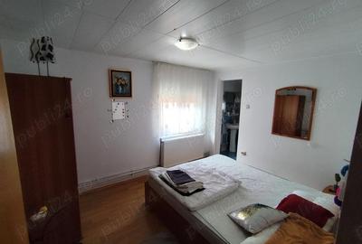 Casă cu 6 camere cu Teren 375 Mp în Central
