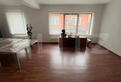 Spațiu comercial, de 89 mp, în Central - 1
