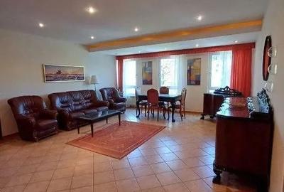 De Inchiriat apartament 4 camere Universitate sect 1 De Inchiriat apartament 4 camere Universitate sect 1 - 3