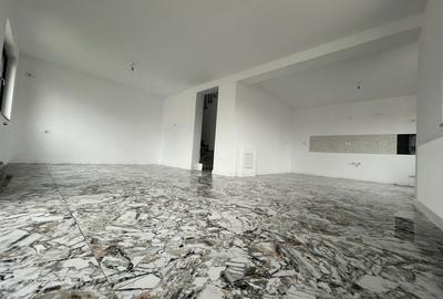 Casă cu 4 camere în Berceni - 2