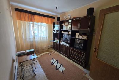 Apartament cu 3 camere decomandat în Central - 6