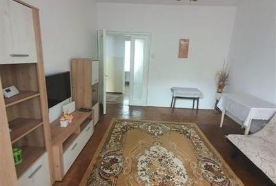 Apartament 2 camere decomandat etajul 1 Tractorul - 2