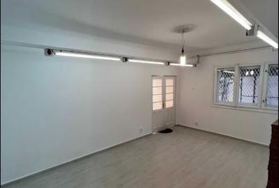 Casă cu 3 camere cu Canalizare în P-ța Muncii - 6