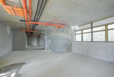 Spațiu comercial, de 209 mp, în Nufărul - 8