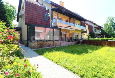 Vila nemobilata in complex cu piscina | 2 garaje - 2