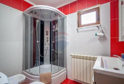 Casă cu 8 camere cu Teren 646 Mp în Valea Alba - 9