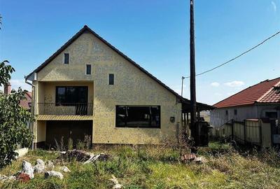 Casă individuală cu 5 camere în Biharia