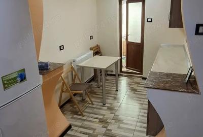 Apartament 2 camere de vanzare Targu Carbune?ti - 1