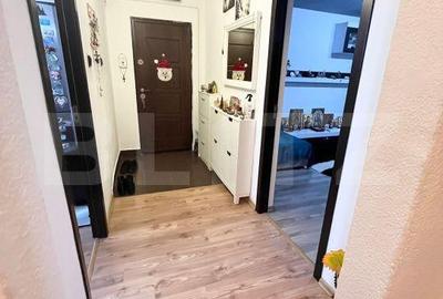 Apartament cu 3 camere în Micro 11 - 13