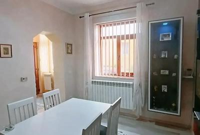 Casă cu 3 camere cu Teren 300 Mp în Central - 2