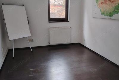 Apartament cu 3 camere decomandat în Calea Călărașilor