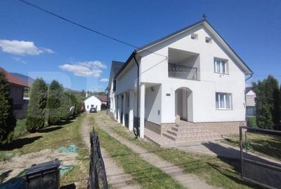 Casa 8 camere,200mp,2 nivele,6 ari de teren,Bistrita Bargaului