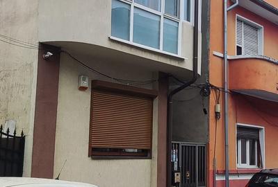 Casă cu 4 camere cu Teren 145 Mp în Unirii - 12
