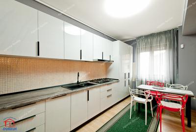 Multe camere Apartment pe bld. Cosbuc la bloc Colibri 1 - 3
