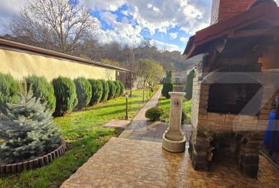 Casă cu 3 camere cu Canalizare în Central - 8