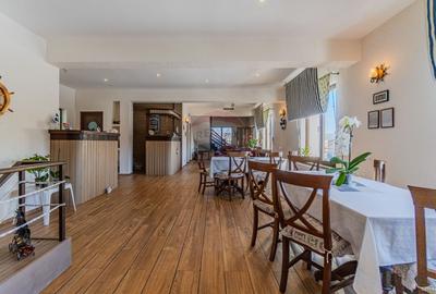 Casă cu 7 camere cu Teren 1004 Mp în Tohanu Nou - 5