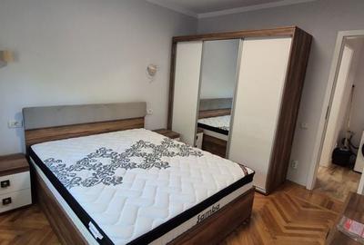 Apartament cu 3 camere semidecomandat în ICIL