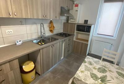 Apartament cu 2 camere decomandat în Apărătorii Patriei - 2