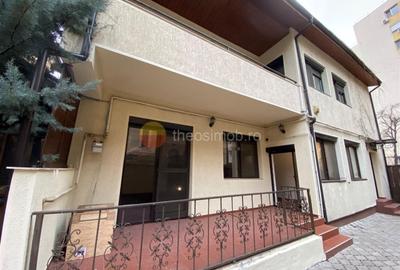 Casă individuală cu 7 camere în Iancului