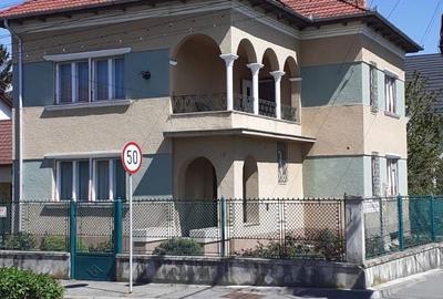 Casă cu 4 camere în Andrei Mureșanu - 2
