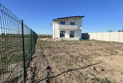 Casă cu 3 camere în Decebal - 2