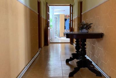 Casă cu 4 camere în Ostrov - 1