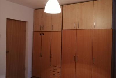 Dristor, garsoniera langa metrou, 350 euro, libera - 6