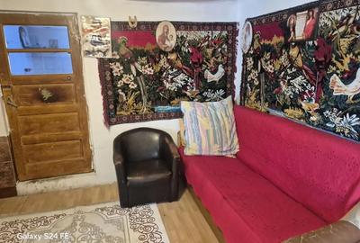 Casă cu 4 camere cu Teren 700 Mp în Central