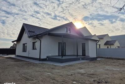 Casă cu 4 camere cu Teren 486 Mp în Hemeiuș