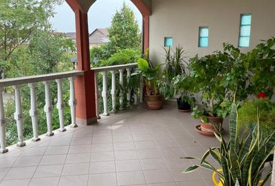 Casa deosebita P+E+M  Central-Biserica - 7