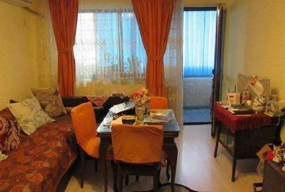 P-ta Victoriei metrou,bl.reabilitat,2/8,AC,balcon inchis,mobilat. - 2
