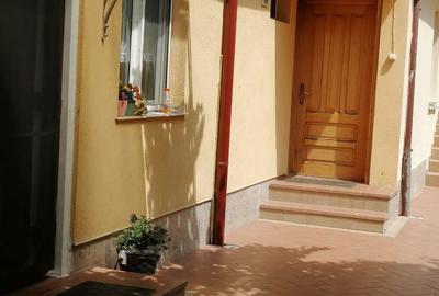 Proprietar vand casa C.Lipovei ,5 camere . - 2