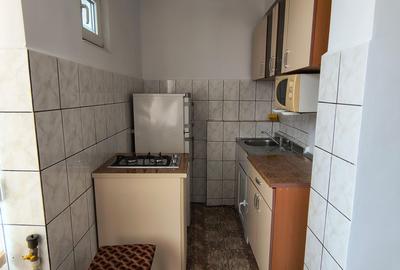 Garsonieră decomandată, mobilată în Km 4 - 8