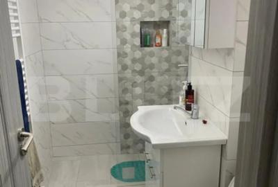Apartament cu 3 camere semidecomandat, mobilat în Botizului