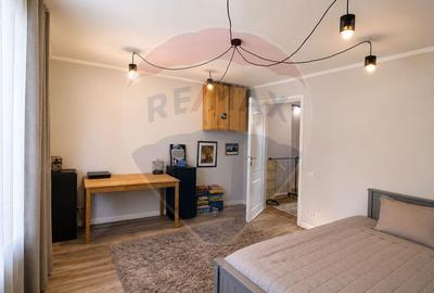 Casă individuală cu 8 camere cu Teren 982 Mp în Central - 22