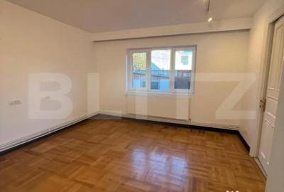 Spațiu comercial, de 100 mp, în Democrației - 13