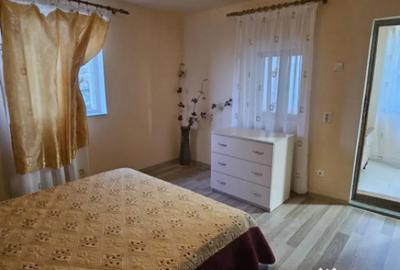 Casă cu 3 camere cu Teren 1090 Mp în Pielești - 2