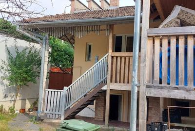 De vanzare casa singur in curte , zona Libertatii