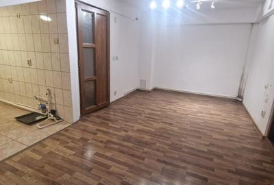 Apartament cu 3 camere decomandat în Bariera Vâlcii - 2