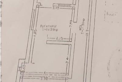 Casă cu 6 camere cu Canalizare în Central