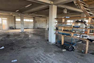 Spațiu comercial, de 900 mp, în Central - 4